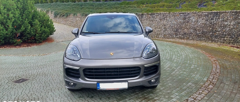Porsche Cayenne cena 165000 przebieg: 182000, rok produkcji 2015 z Międzychód małe 667